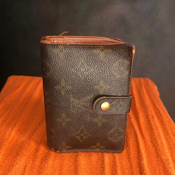 Louis Vuitton Other - Louis Vuitton Monogram  Porte monnaie Viennoise Bifold kiss lock wallet